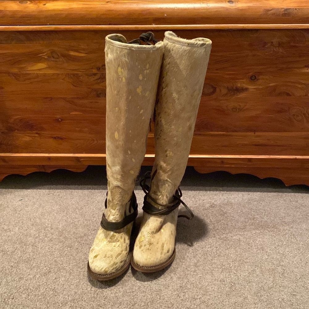 Freebird Coal hair-on-hide boots